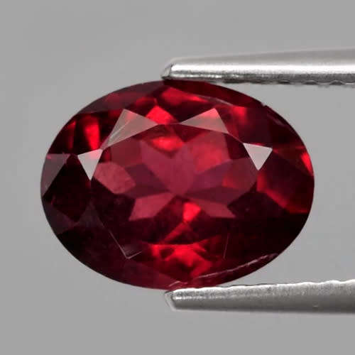 1.61ct STUNNING DEEP RED RHODOLITE GARNET OVAL SHAPE 100% NATURAL!