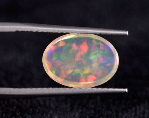 1.70ct BEAUTIFUL ETHIOPIAN WHITE OPAL OVAL CABOCHON