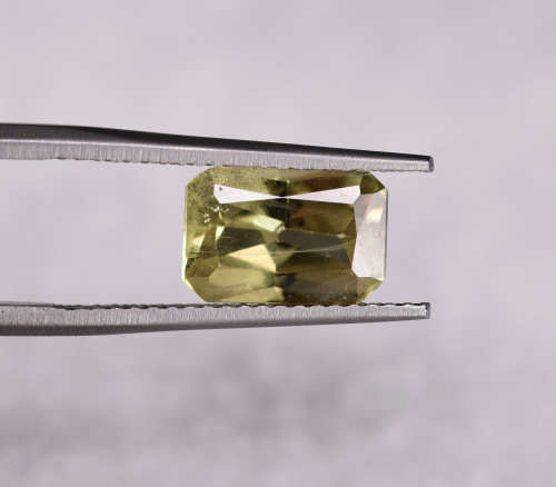 2.62ct NATURAL TURKISH DIASPORE WITH SLIGHT COLOUR CHANGE