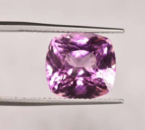 10.54ct KUNZITE GORGEOUS CUSHION SHAPE WITH FANTASTIC LUSTRE