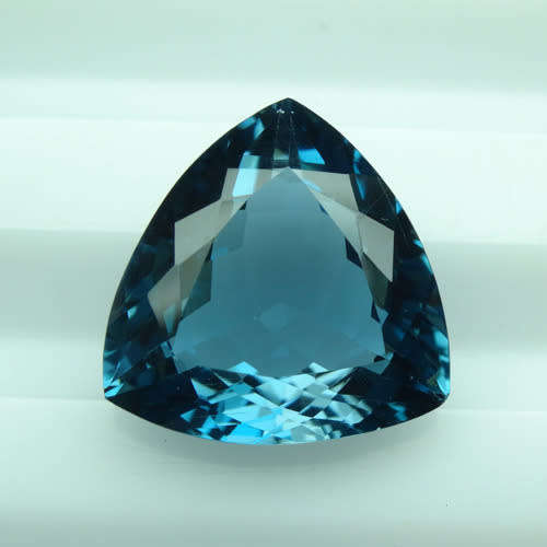 3.68ct OUTSTANDING LONDON BLUE TOPAZ TRILLION SHAPE