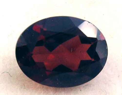 9.00 x 7.00 mm Oval cut Garnet 2.05 Ct.