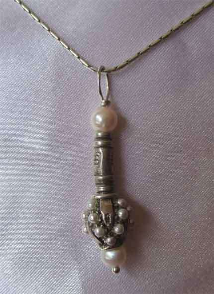 925, Sterling Silver Chain 40cm Long and  Cultured + Seed Pearls Pendant