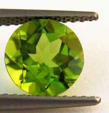 7.60mm Round cut Peridot 1.60 ct.