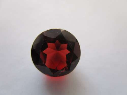 7.50 mm Round Faceted  cut Garnet 1.32 ct.