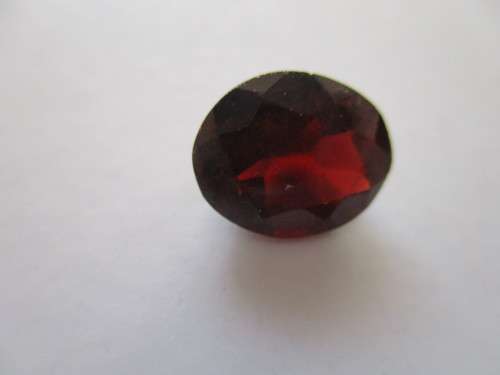 11.00 x 9.00mm Oval cut Garnet 4.04 ct.