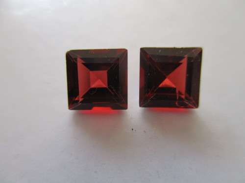 6.10 x 6.10 mm Princess cut Garnets T. W. 2.71 ct