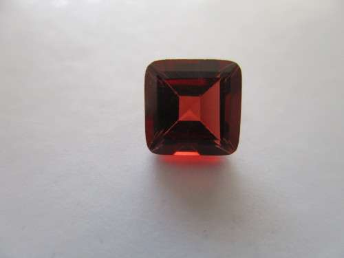 6.10 x 6.10 mm Princess cut Garnet 1.38 ct