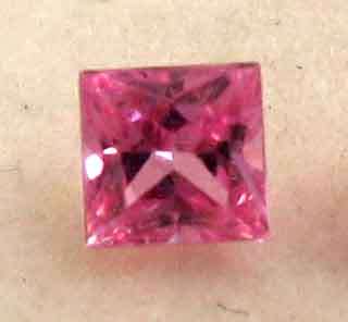Princess cut Pink Sapphire 0.35ct