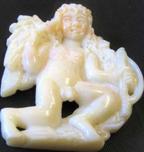 BIG WHITE AUSTRALIAN FIGURINE OPAL 130.25 CT