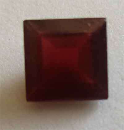 6.00 x 6.00 mm Princess cut Garnet 1.39 ct