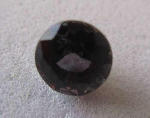 0.47ct  Round cut Blue sapphire