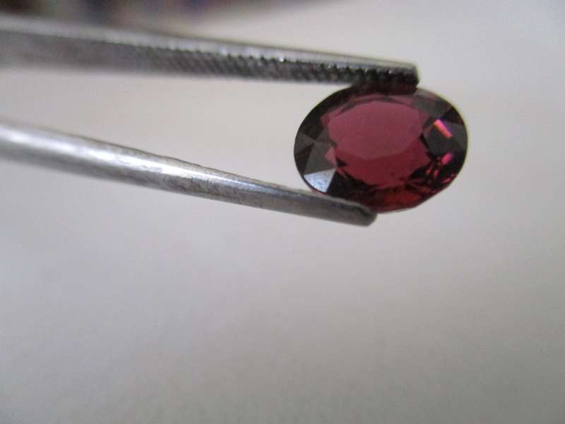 7.60 x 6.80 mm Oval Faceted cut Garnet 1.74 ct