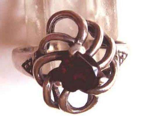 Sterling Sliver ,Solitaire Genuine Garnet  Ring.