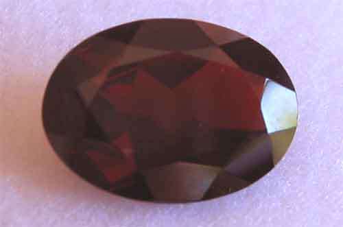 7.80 x 9.80 mm Oval cut Garnet 2.94 cts.