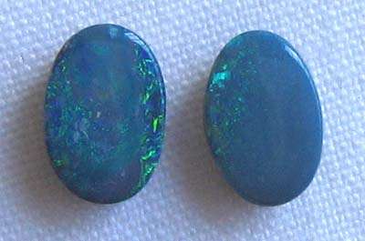 1 lot, 2 pieces of 5.00 x 3.00 mm Opals , T. C. 0.25 ct