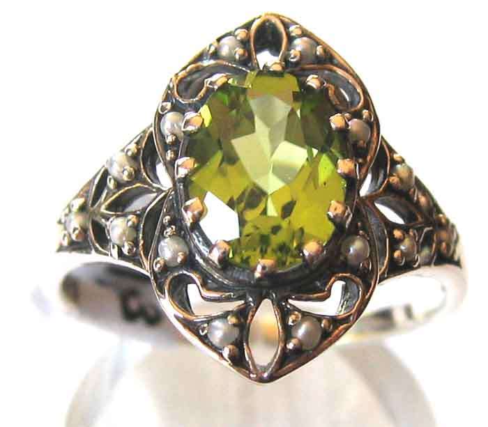Lovely- 925 Sterling Silver, Peridot and Seed pearls Ring.