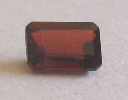 6.10 x 4.20 mm emerald cut Garnet 0.80 cts