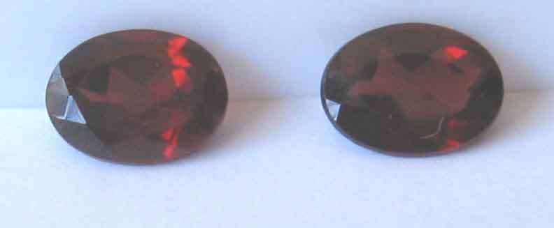 1 lot, 2 pieces of 8.00 x 6.00 mm Oval  cut Garnets,T W   2.90 cts