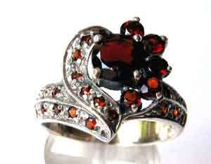 Beautiful   Sterling Silver  and Garnets ring