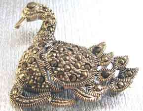 Lovely, 925 Sterling Silver & Marcasite  ` Swan ` Brooch.