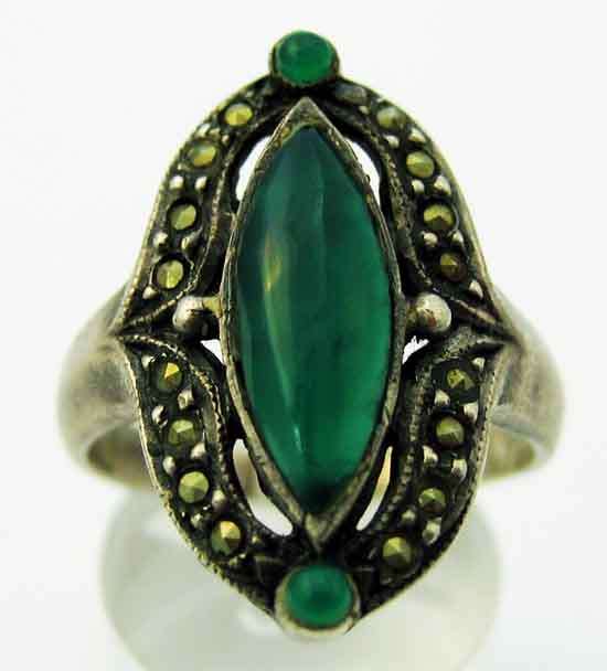 Lovely, Sterling Silver, Marcasite and Green Agate Ring.