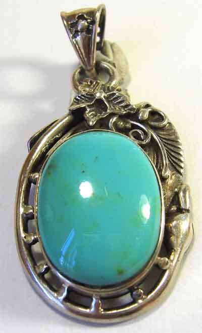 925 Beautiful Sterling Silver and Turquoise Pendant.
