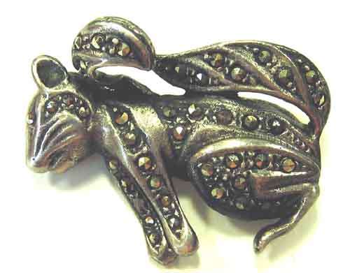 Lovely, Sterling Silver  ` Squirrel ` Brooch.