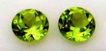 1 Lot, 2 Pieces of 5.00 mm Round cut Peridots, T. W. 1.05 ct.