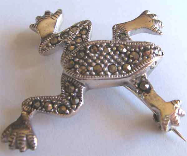 Sterling Silver and Marcasite `` frog`` Brooch.