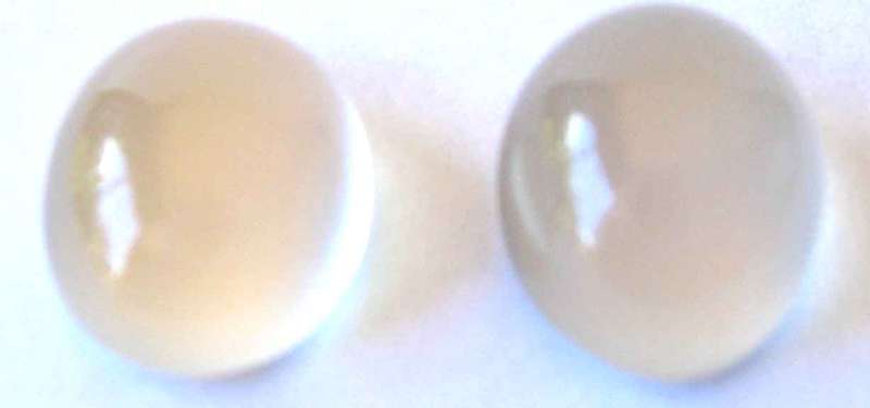 1 lot, 2 Pieces of 12.00 x 10.00 mm Oval Moonstones , T. W. 9.57 ct.