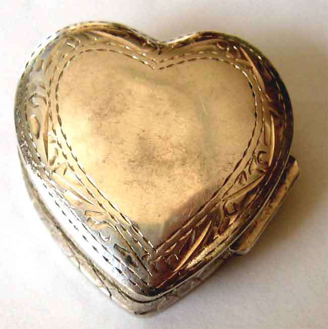 SOLID STERLING SILVER 925 - HEART PILL BOX
