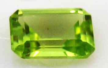7.80 X 6.00 MM EMERALD CUT PERIDOT 1.51CT.