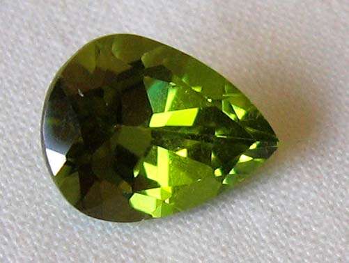 9.00 x 7.00 mm Pear - faceted cut Peridot 1.70 cts.