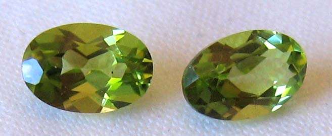 1lot, 2 pieces  6.00 x 4.00 mm Oval faceted cut Peridots, T. W. 1.04 cts.