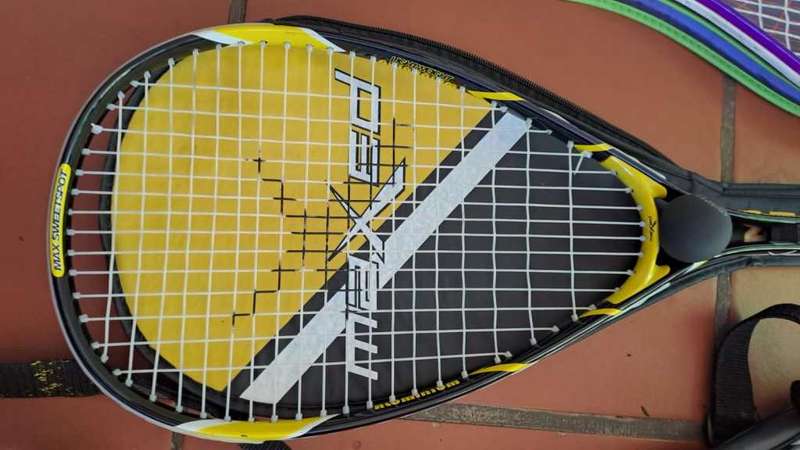 8 Squash racquets