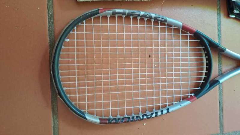 8 Squash racquets