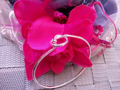 Beautiful 925 Sterling Silver Infinity Knot Bangle