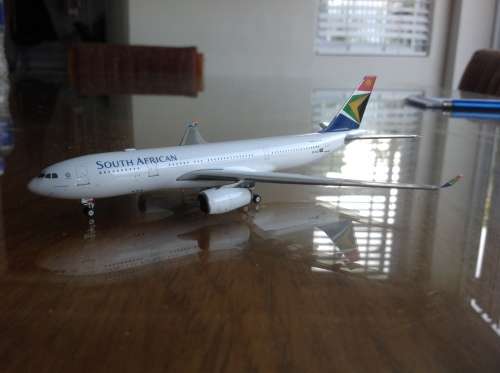 1/400 Phoenix South African Airways Airbus A330-200 ZS-SXZ