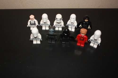 Lot of 10 Star Wars (TM) Official LEGO(TM) minifigures