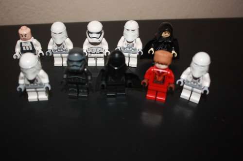 Lot of 10 Star Wars (TM) Official LEGO(TM) minifigures
