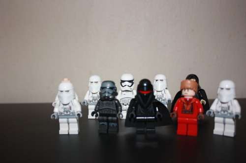 Lot of 10 Star Wars (TM) Official LEGO(TM) minifigures