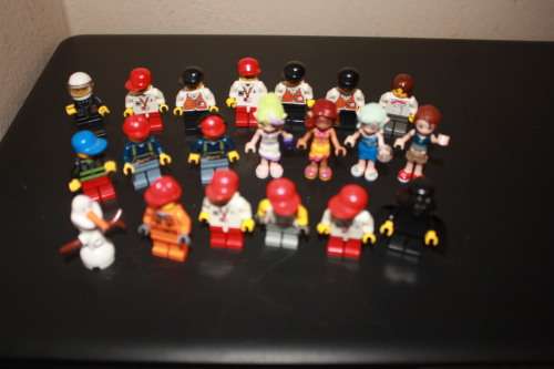 Lot of 20 mixed LEGO(TM) Minifigures