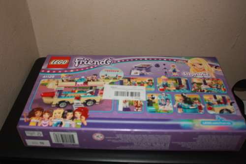 Brand new and sealed LEGO(TM) Friends set - Hotdog Van 41129