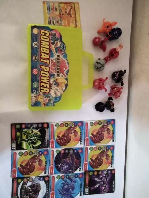 Bulk lot Bakugan Battle Brawlers in carry case