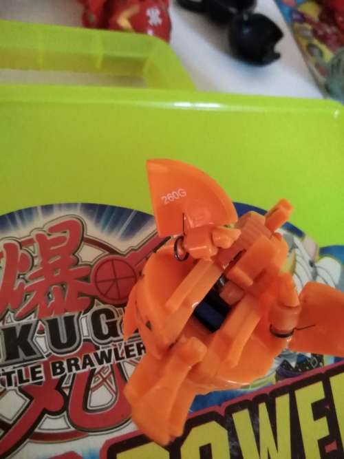 Bulk lot Bakugan Battle Brawlers in carry case
