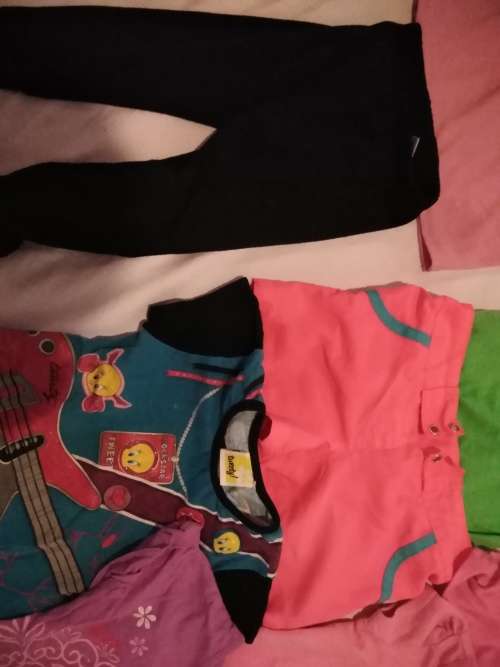 Lot of 20 pieces of girls clothing. Aged between 6 months and 4 years