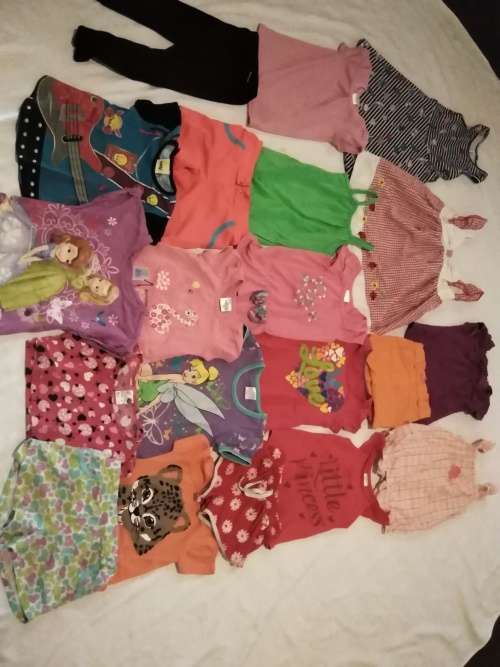 Lot of 20 pieces of girls clothing. Aged between 6 months and 4 years