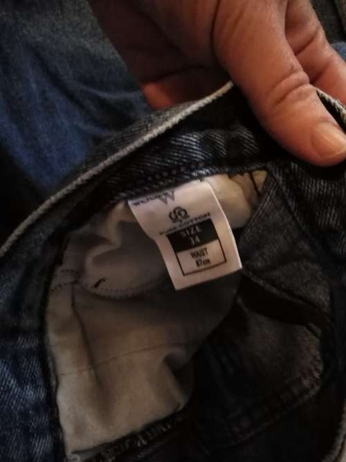 Lot of 5 ladies pants. 4 Short Denim Jeans. 1 long trousers. Woolworths, RE, ART, LOOK!