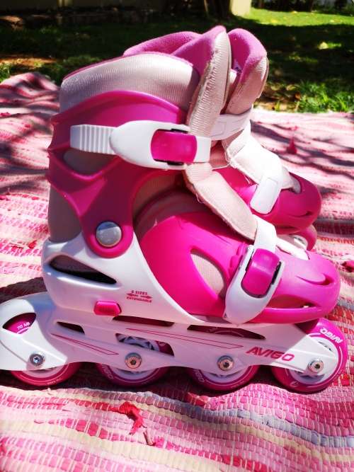 Awesome pair of Avigo rollerblades on auction. This pair is size adjustable.